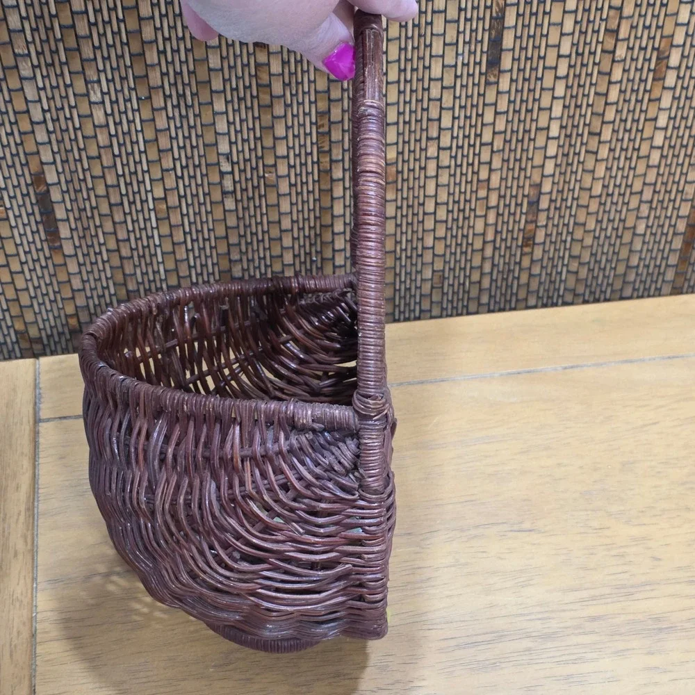 Vintage Woven Wicker Wall Hanging Basket Brown Rattan Pocket Farmhouse Decor